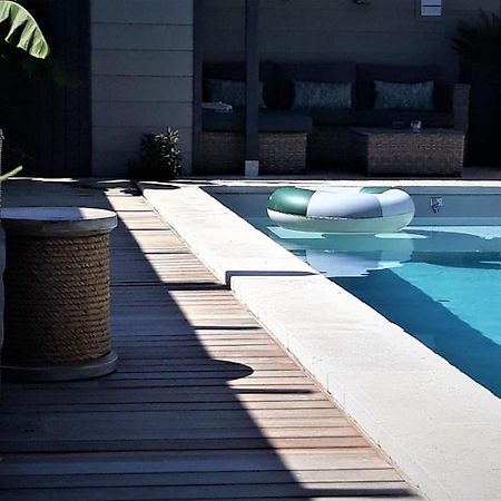 Les Persiennes Hotell Saintes Exteriör bild