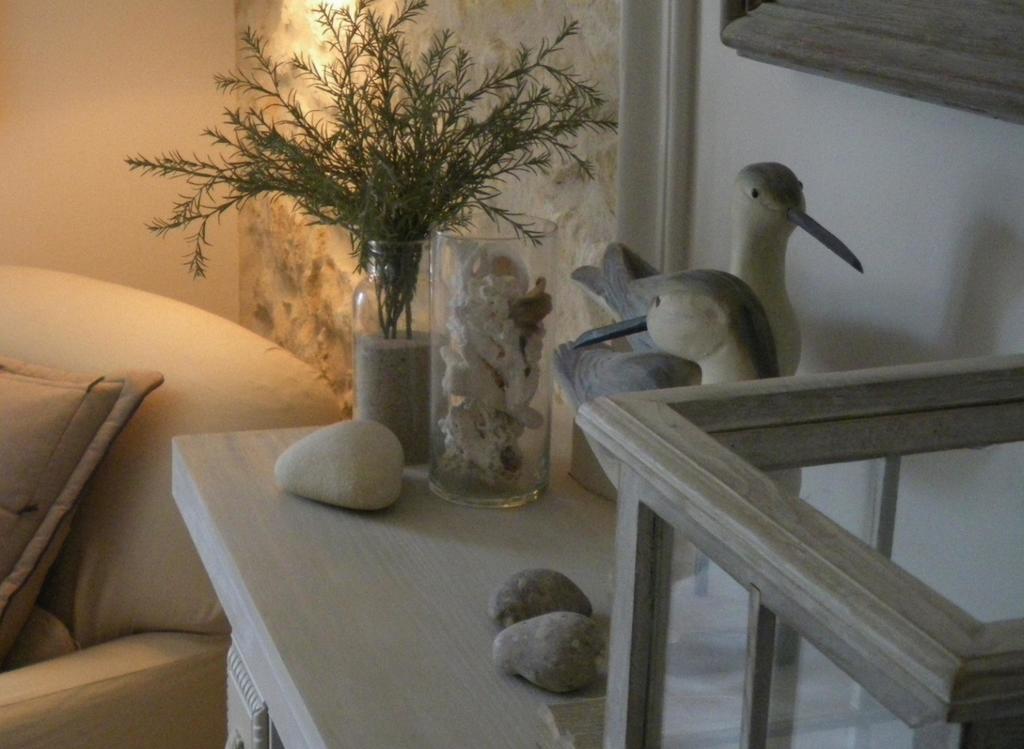 Les Persiennes Hotell Saintes Rum bild