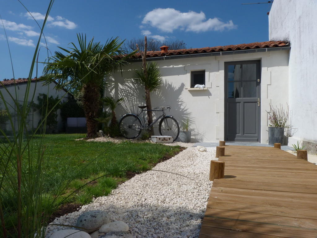 Les Persiennes Hotell Saintes Rum bild
